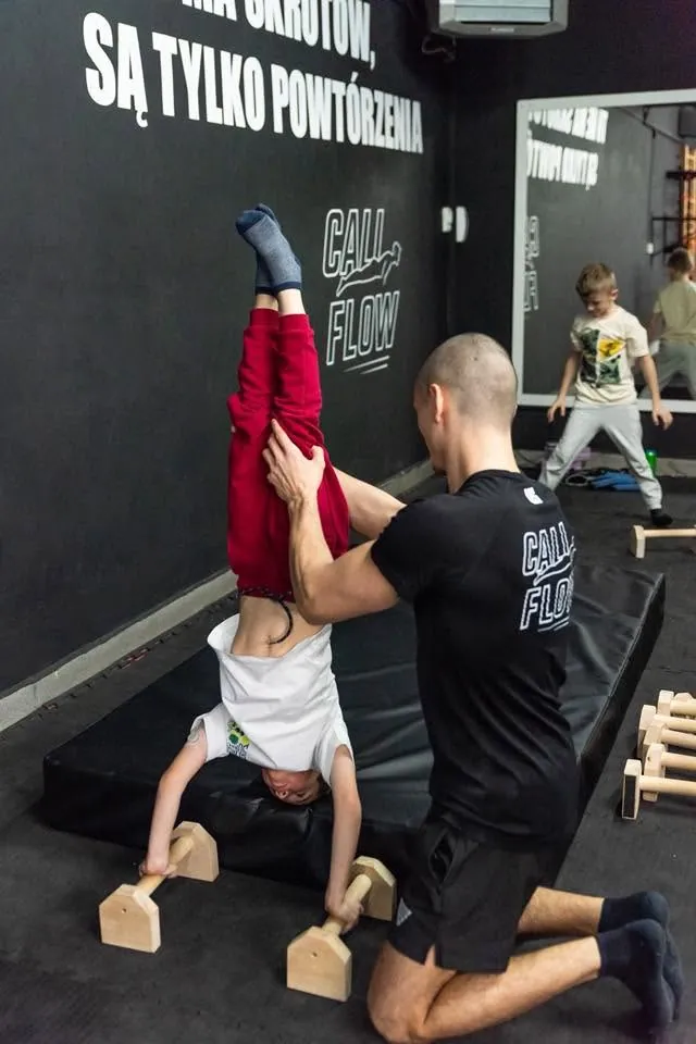Indywidualna korekta techniki handstandu