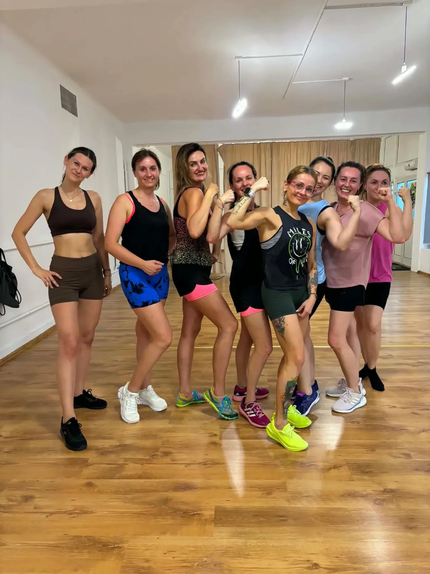 Uczestniczki zajęć fitness w Białej Sali po treningu